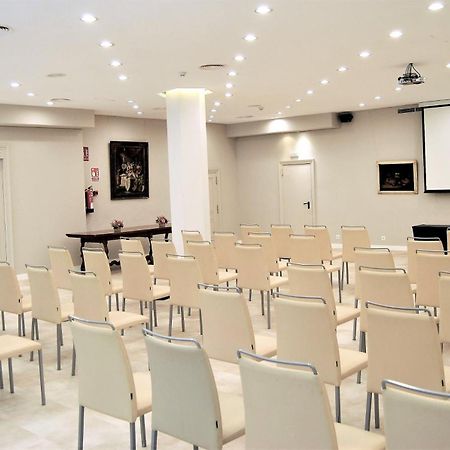 Lamaro Hotel Барселона Екстериор снимка The conference room