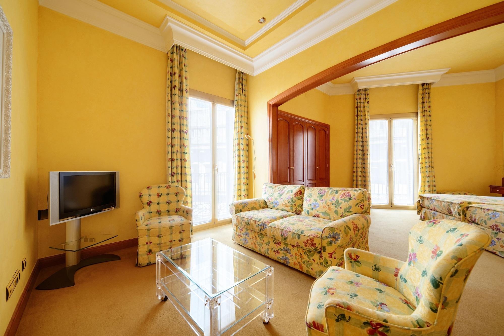Lamaro Hotel Барселона Екстериор снимка A room at the hotel