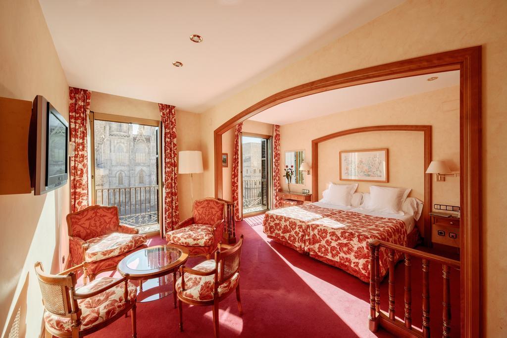 Lamaro Hotel Барселона Екстериор снимка A suite at the Hotel de la Ville
