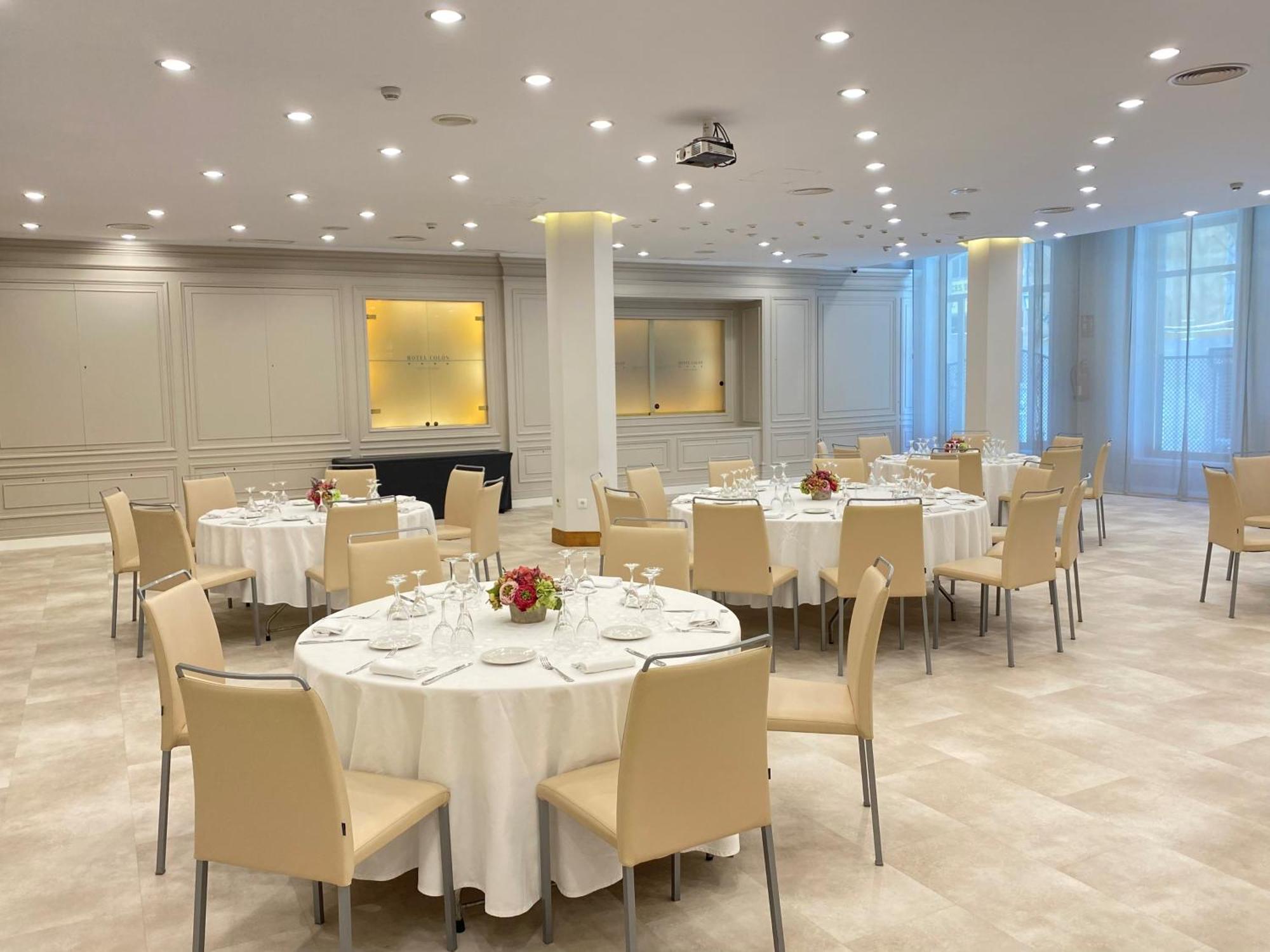 Lamaro Hotel Барселона Екстериор снимка The ballroom