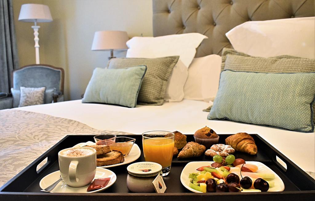 Lamaro Hotel Барселона Екстериор снимка Room service